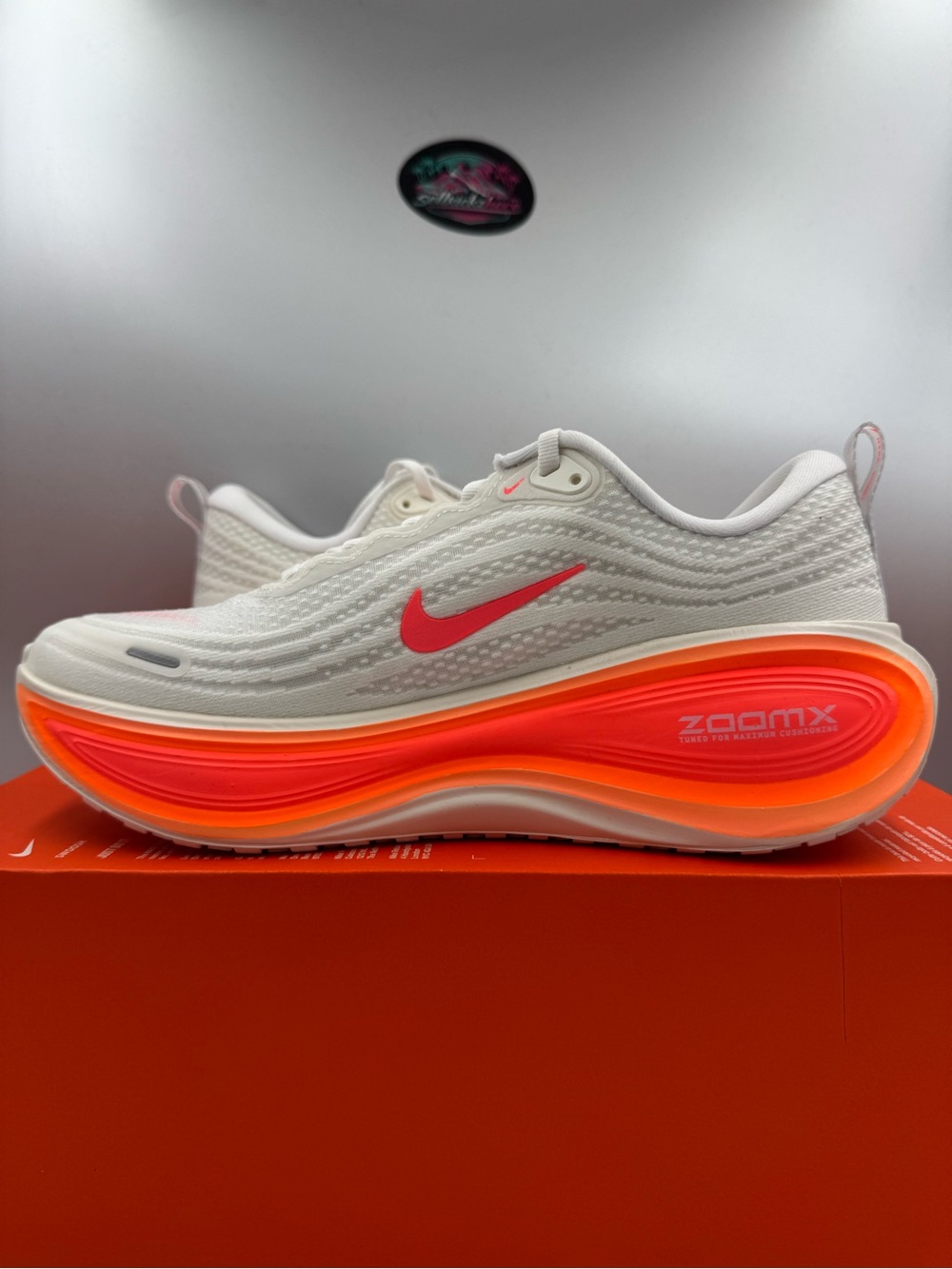 Nike Vomero Plus Sail Hot Lava BRAND NEW Size 10 Women - Picture 6 of 8